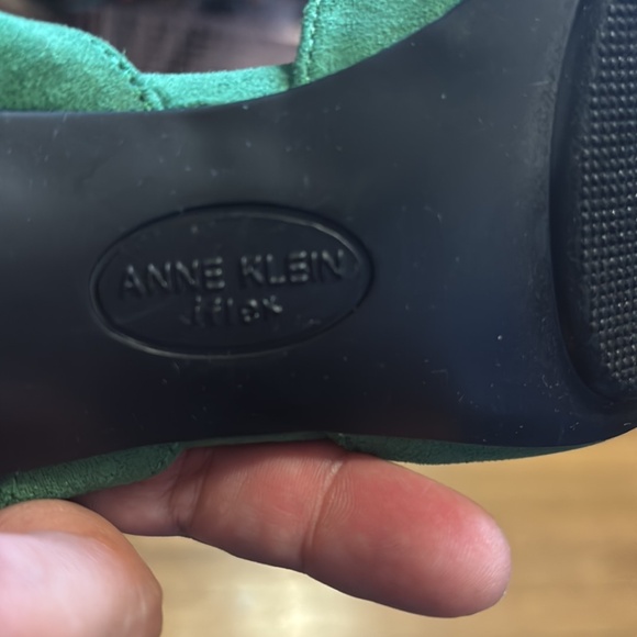 Ann Klein Pointy Toe Slingback Green Shoe - Picture 3 of 6